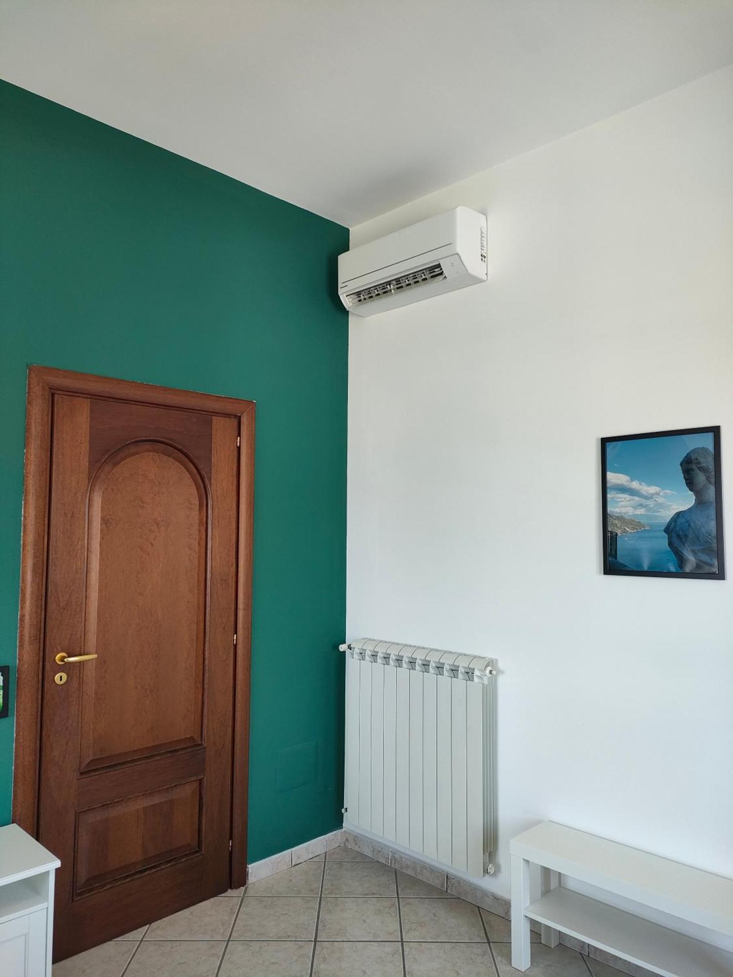 דירות קסטלמרה די סטביה Lilla Housing מראה חיצוני תמונה